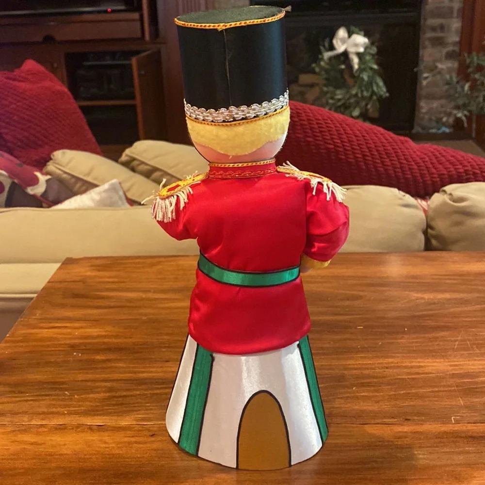 Vintage Emporium Capwell Christmas Soldier